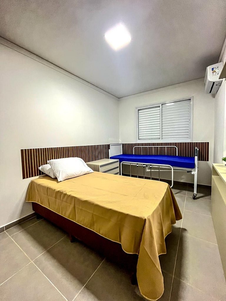 Apto com Cama Hospitalar - Próx. aos Hospitais