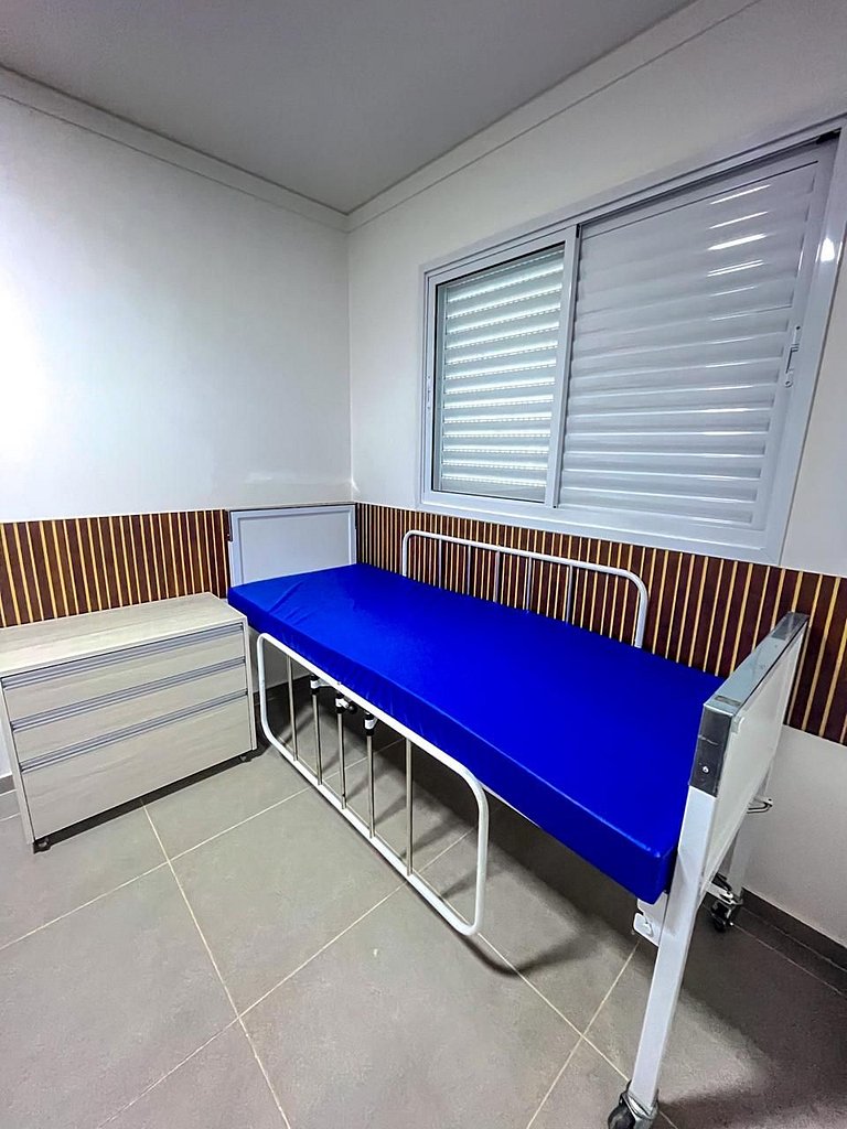 Apto com Cama Hospitalar - Próx. aos Hospitais