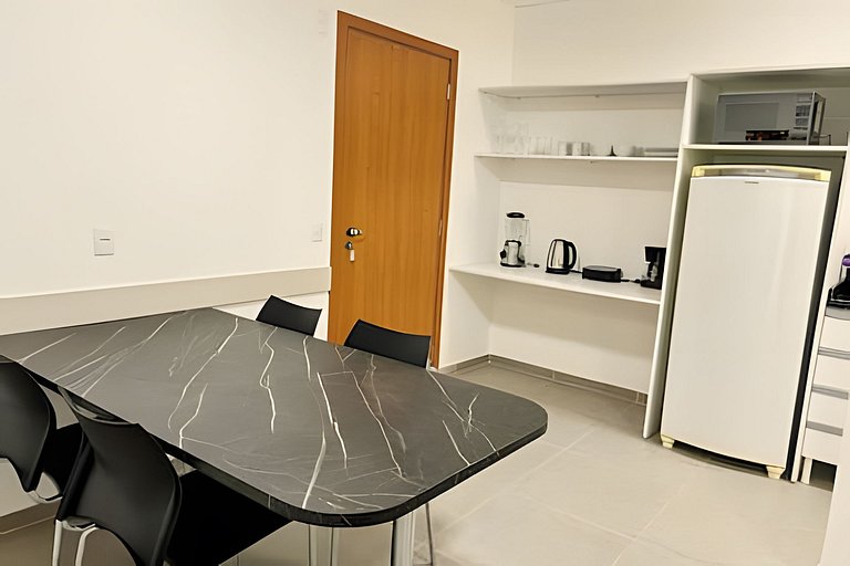Apto central com cama hospitalar