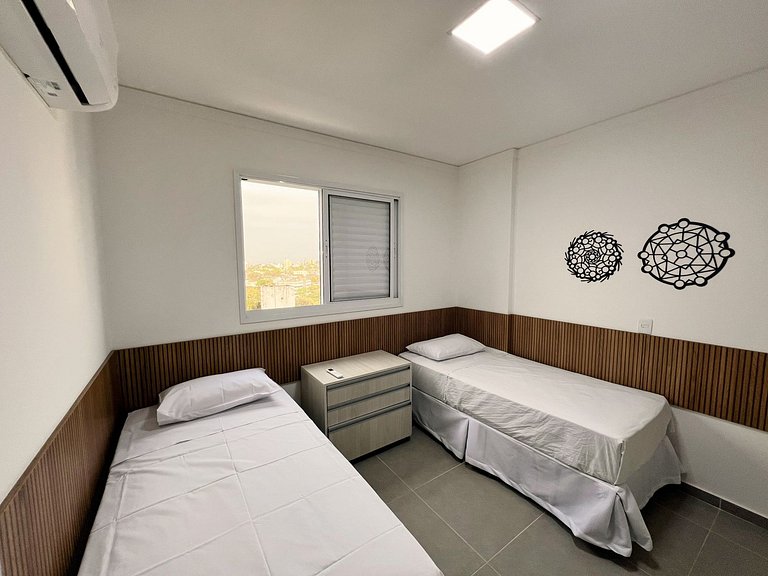 Apto central com cama hospitalar