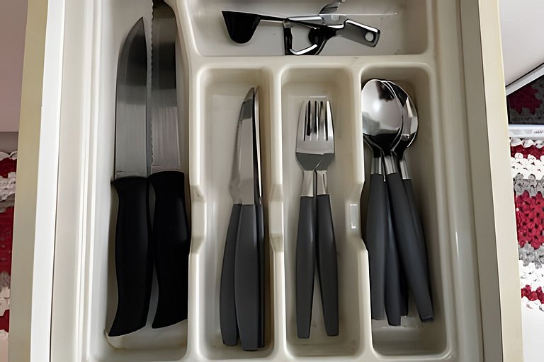 Apto novo e completo com tela de proteção