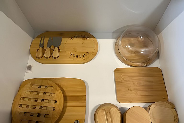 Confortável e moderno apto com sacada * andar alto