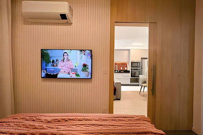 Confortável e moderno apto com sacada * andar alto