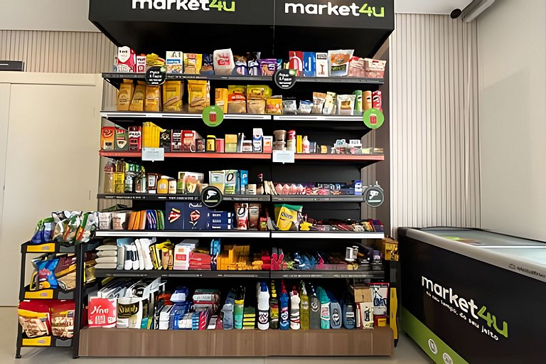 Confortável e moderno apto com sacada * andar alto
