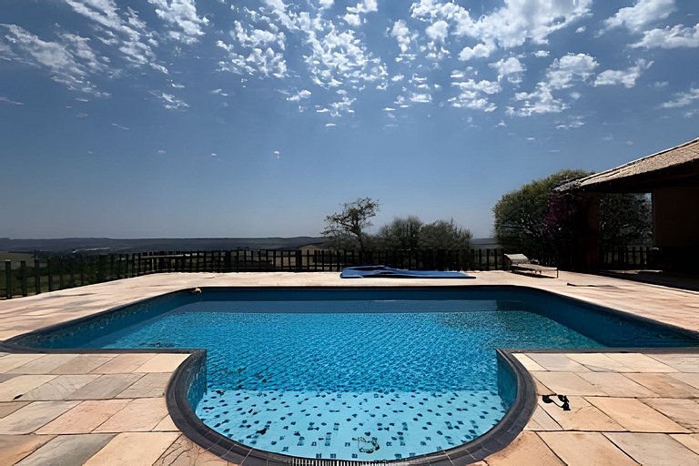 Chácara • Quartos Climatizados | Vista Panorâmica
