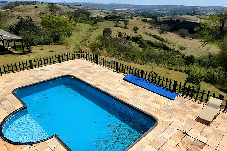 Chácara • Quartos Climatizados | Vista Panorâmica