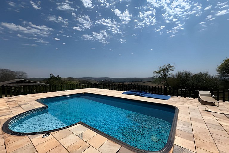 Chácara • Quartos Climatizados | Vista Panorâmica