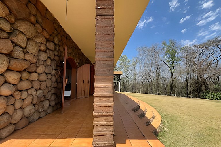 Chácara • Quartos Climatizados | Vista Panorâmica