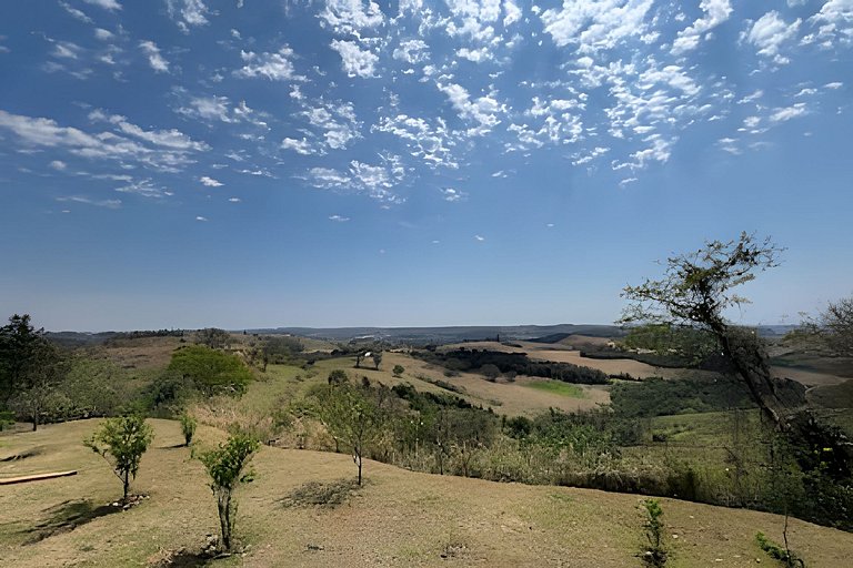Chácara • Quartos Climatizados | Vista Panorâmica