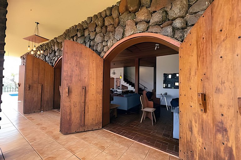 Chácara • Quartos Climatizados | Vista Panorâmica