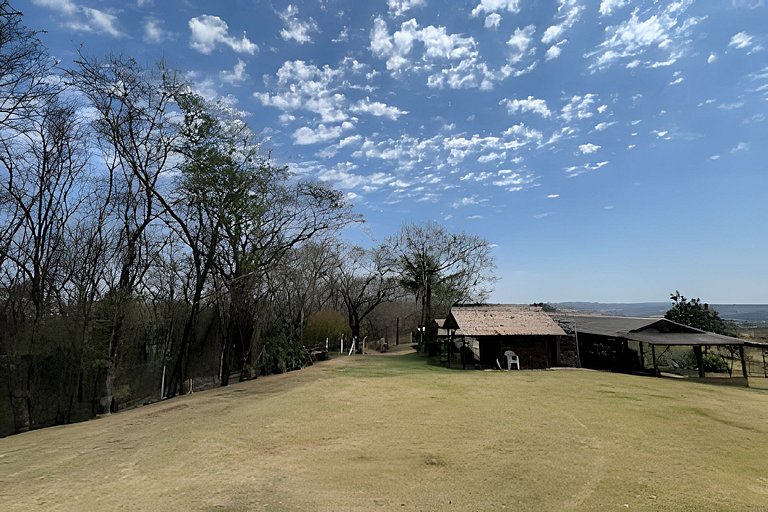 Chácara • Quartos Climatizados | Vista Panorâmica