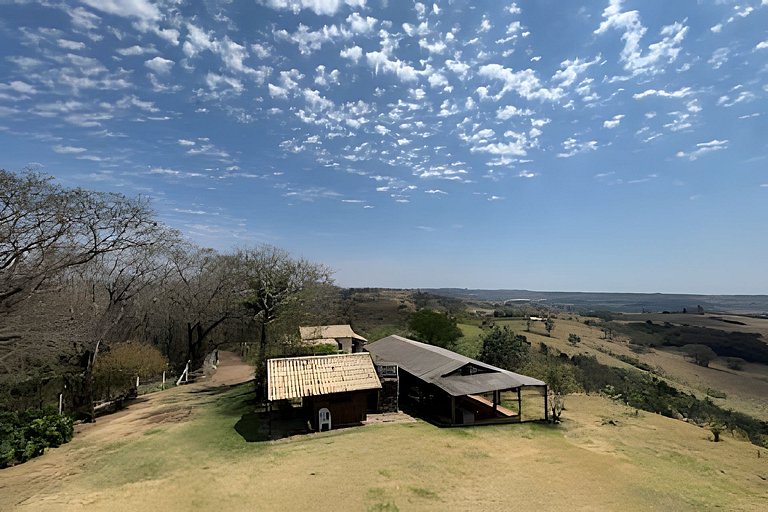 Chácara • Quartos Climatizados | Vista Panorâmica