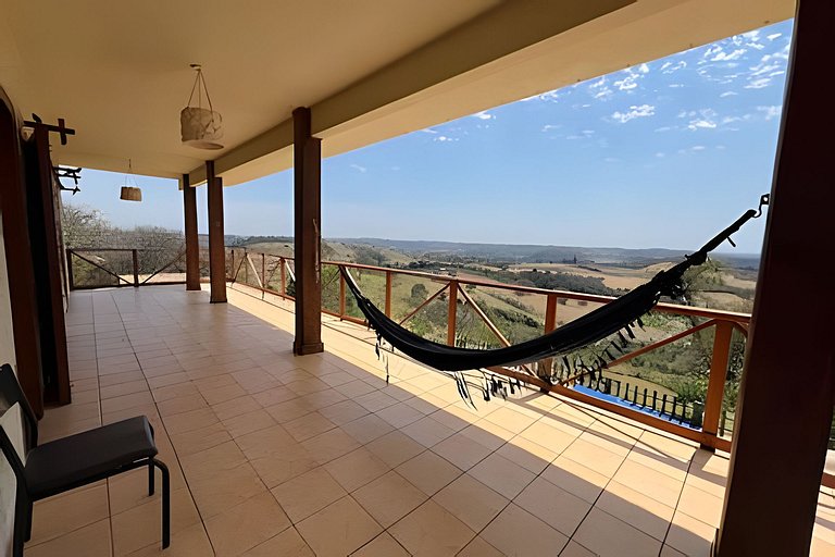 Chácara • Quartos Climatizados | Vista Panorâmica