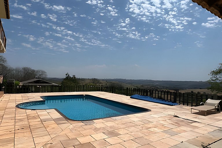Chácara • Quartos Climatizados | Vista Panorâmica