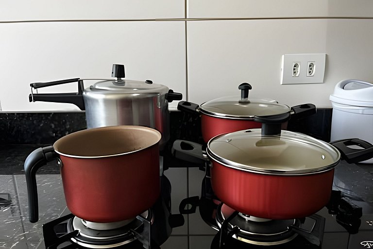 Apto 2 quartos - ao lado da UEL