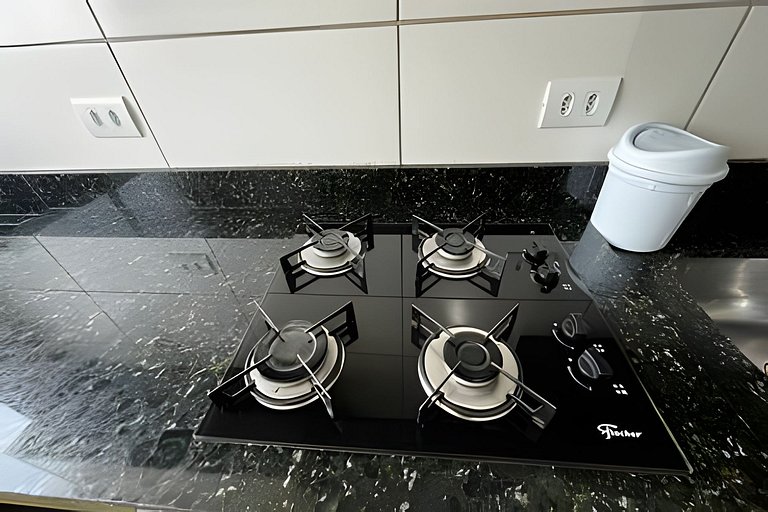 Apto 2 quartos - ao lado da UEL