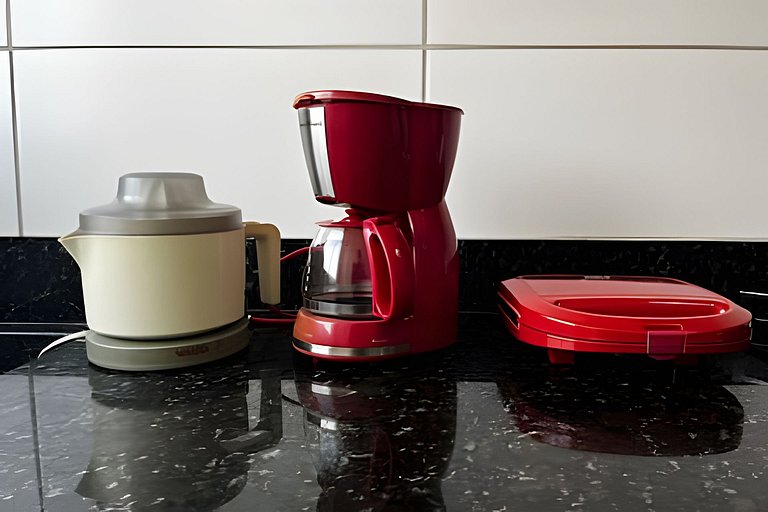 Apto 2 quartos - ao lado da UEL