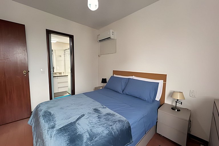 Apto espaçoso para até 8 hóspedes no Centro