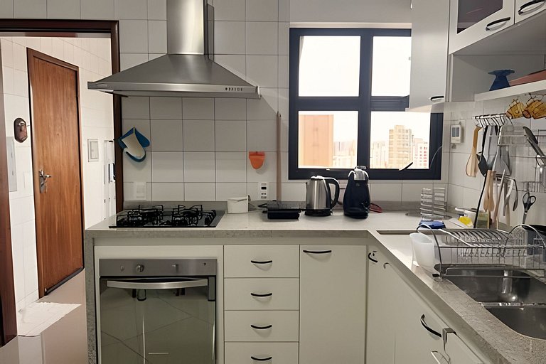 Apto espaçoso para até 8 hóspedes no Centro