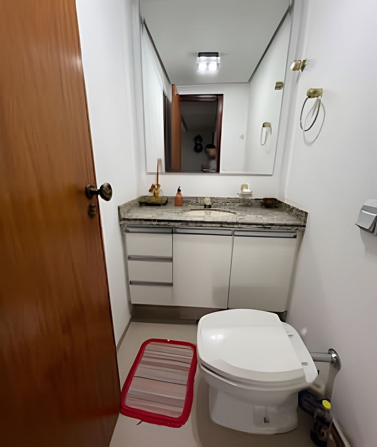 Apto espaçoso para até 8 hóspedes no Centro