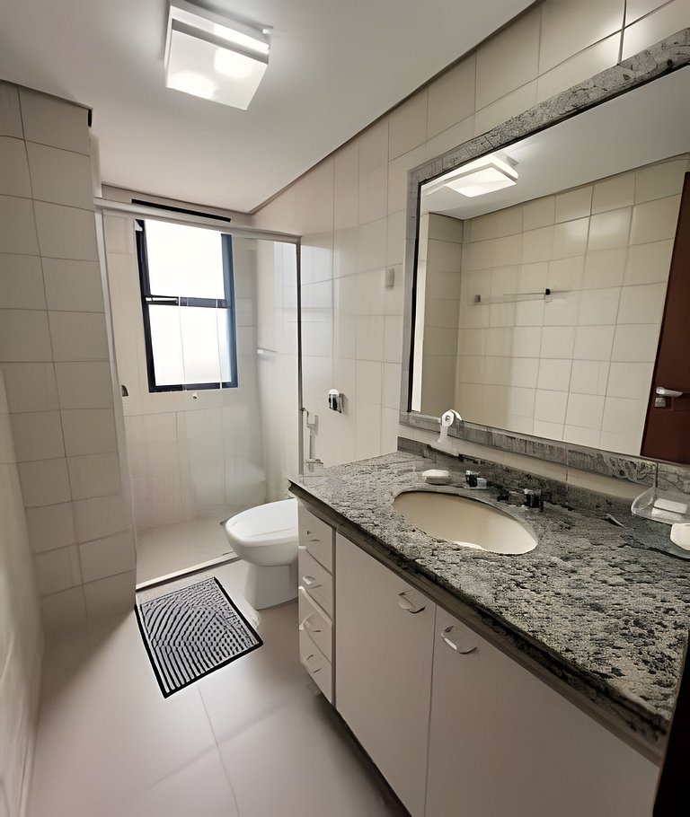 Apto espaçoso para até 8 hóspedes no Centro