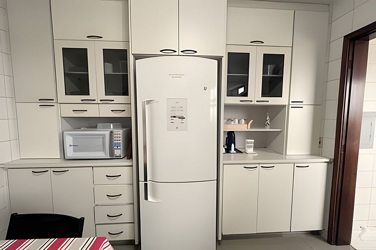 Apto espaçoso para até 8 hóspedes no Centro