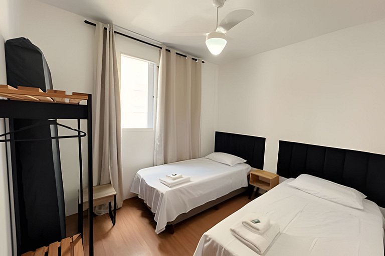 Apto com sacada e churrasqueira