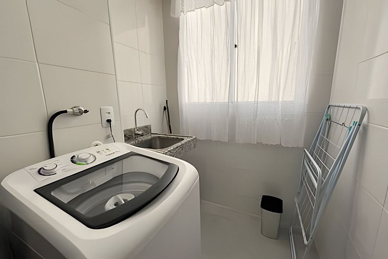 Apto com sacada e churrasqueira