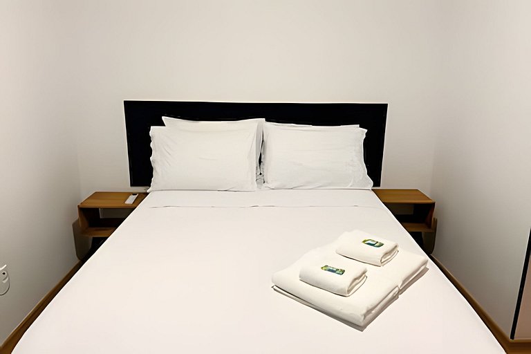 Apto com sacada e churrasqueira