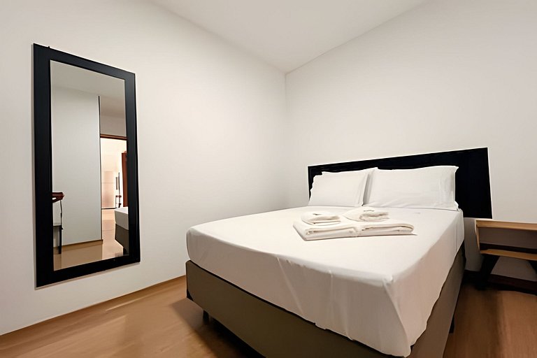 Apto com sacada e churrasqueira