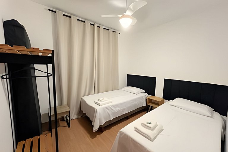 Apto com sacada e churrasqueira