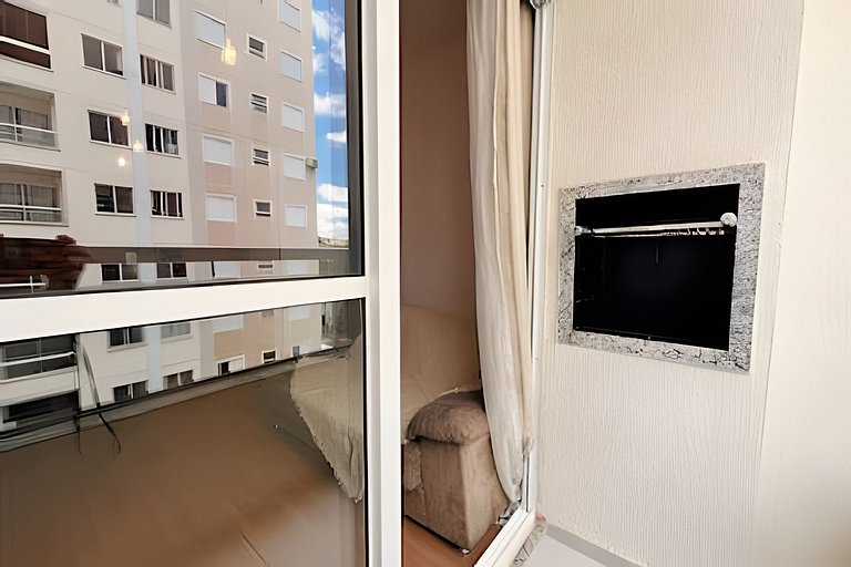 Apto com sacada e churrasqueira