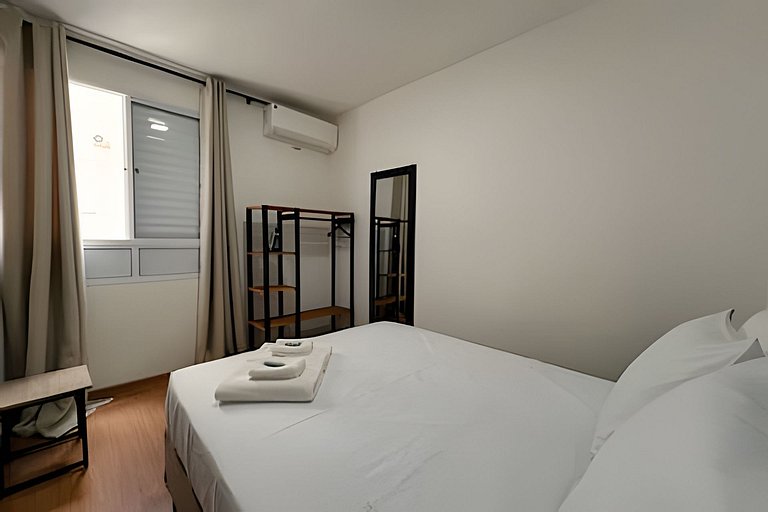 Apto com sacada e churrasqueira