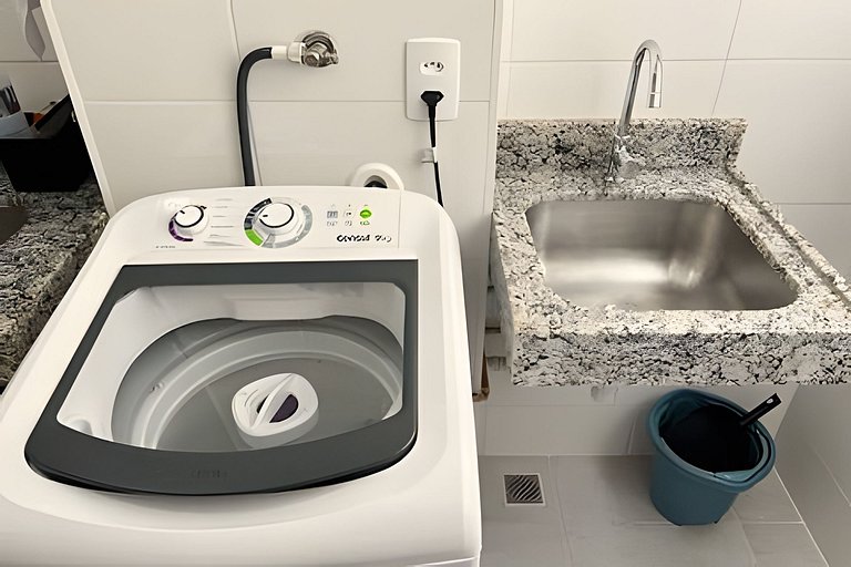 Apto com sacada e churrasqueira