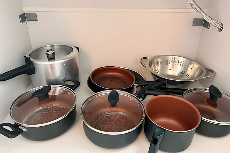 Apto com sacada e churrasqueira