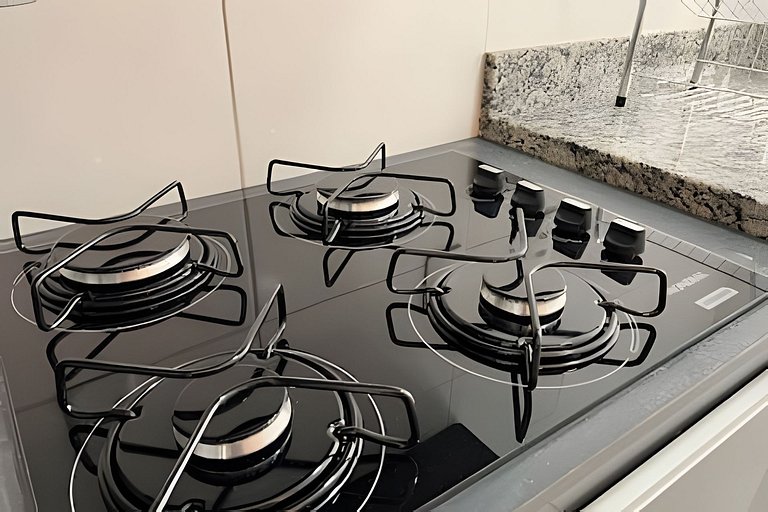 Apto com sacada e churrasqueira