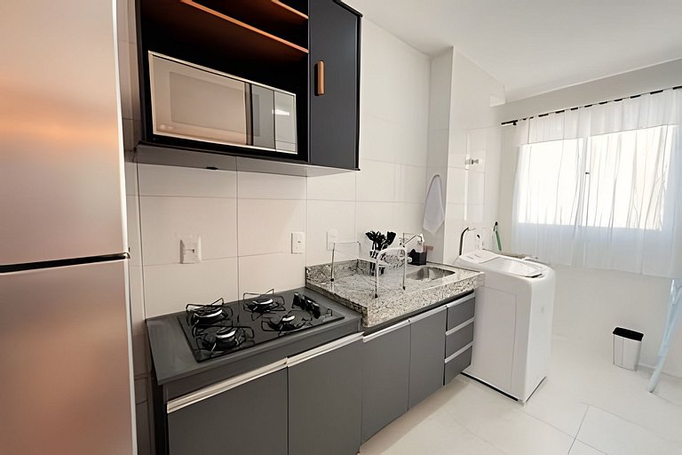 Apto com sacada e churrasqueira