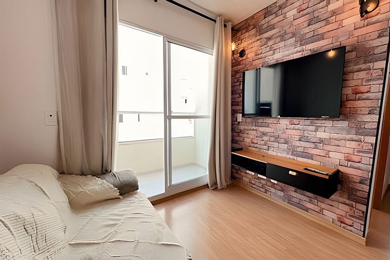 Apto com sacada e churrasqueira