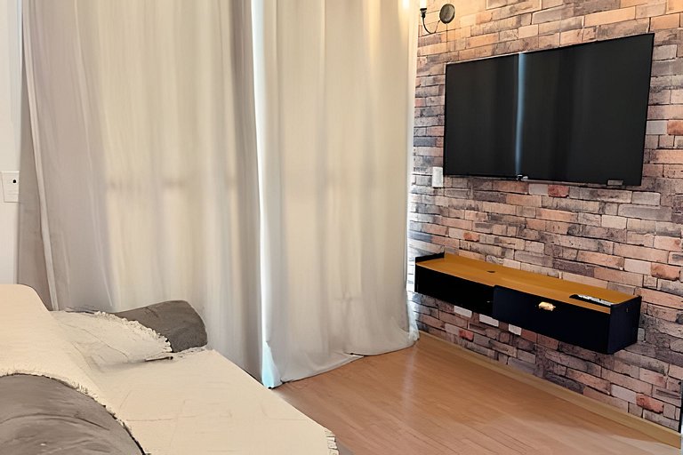 Apto com sacada e churrasqueira