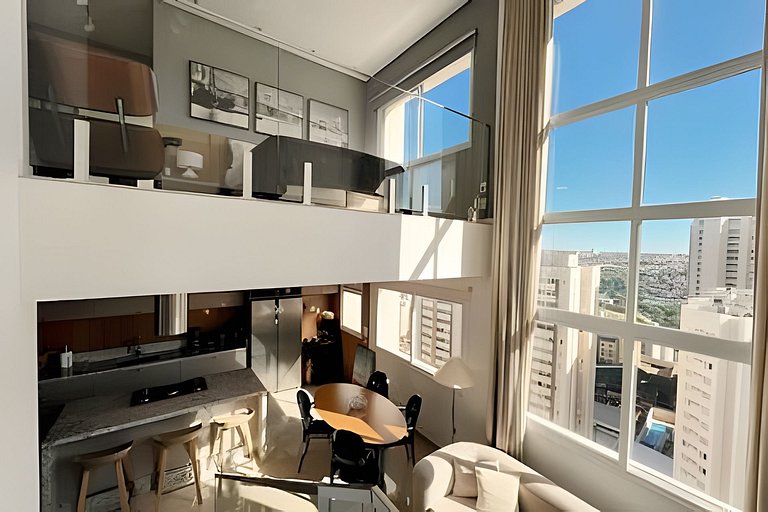 Experiência Premium: Duplex com Vista para o Lago