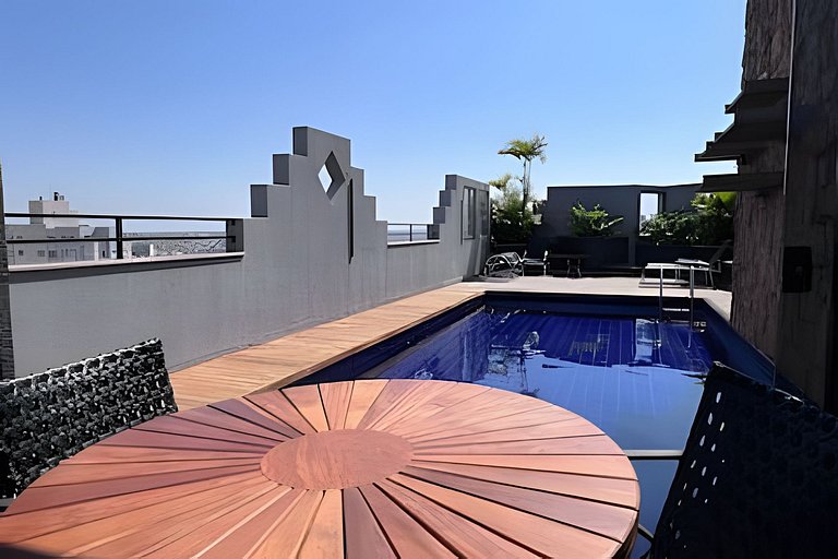 Triplex com Vista Panorâmica e Piscina Privativa