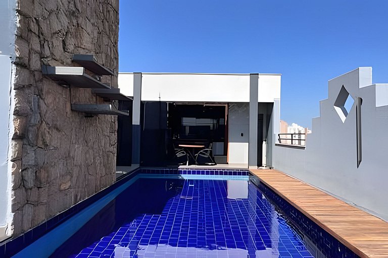 Triplex com Vista Panorâmica e Piscina Privativa