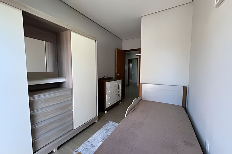 Casa • Suíte Climatizada | Churrasqueira e Quintal