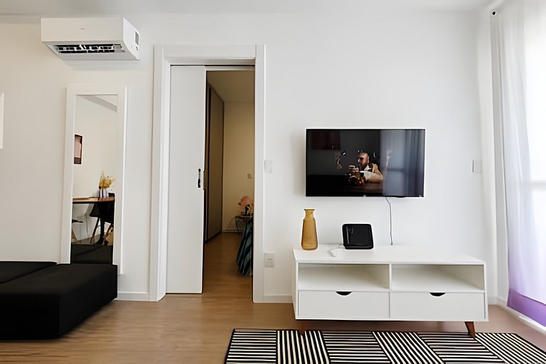 Memphis Design • Apto Climatizado | Gleba Palhano