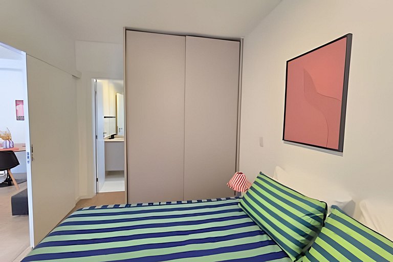 Memphis Design • Apto Climatizado | Gleba Palhano