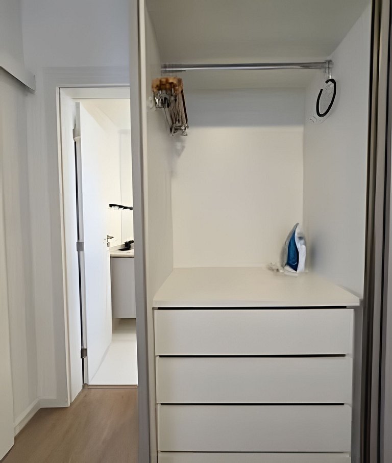Memphis Design • Apto Climatizado | Gleba Palhano