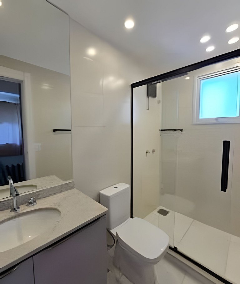 Memphis Design • Apto Climatizado | Gleba Palhano