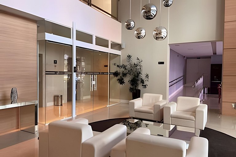 Memphis Design • Apto Climatizado | Gleba Palhano