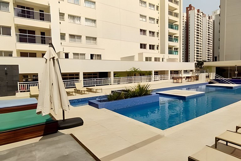 Memphis Design • Apto Climatizado | Gleba Palhano