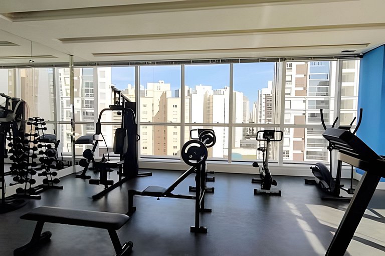 Memphis Design • Apto Climatizado | Gleba Palhano